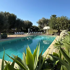 Isola Charm - A Historic Near Punta Del Pero Bed & Breakfast Syracuse