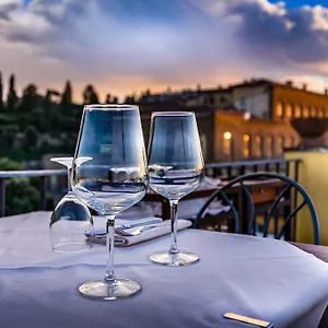 Hotel La Scaletta Al Ponte Vecchio, Florence